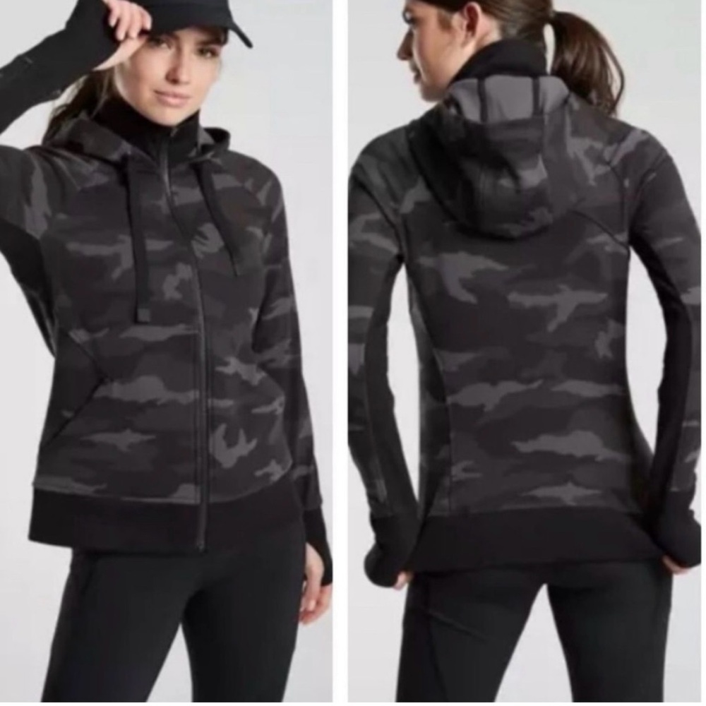 **NEW with tags** Athleta Triumph hoodie camo print size large